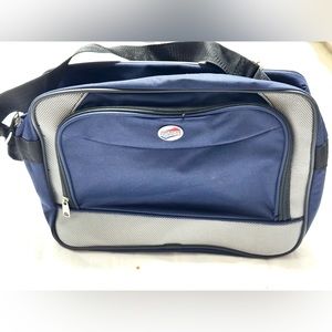 American Tourister duffle‎ Bag